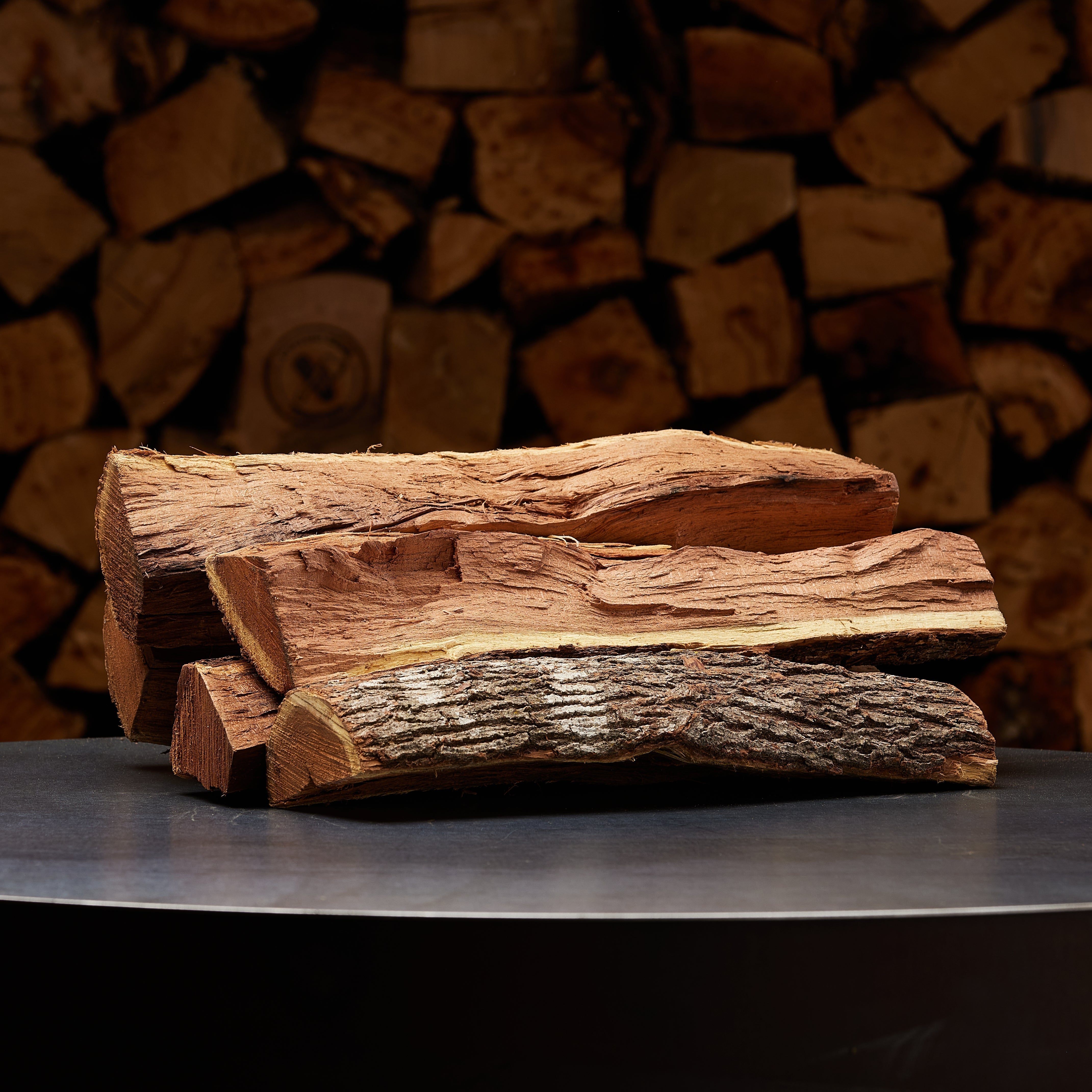 Mesquite Wood: Flavor Profile, Best Pairings, and Smoking Tips