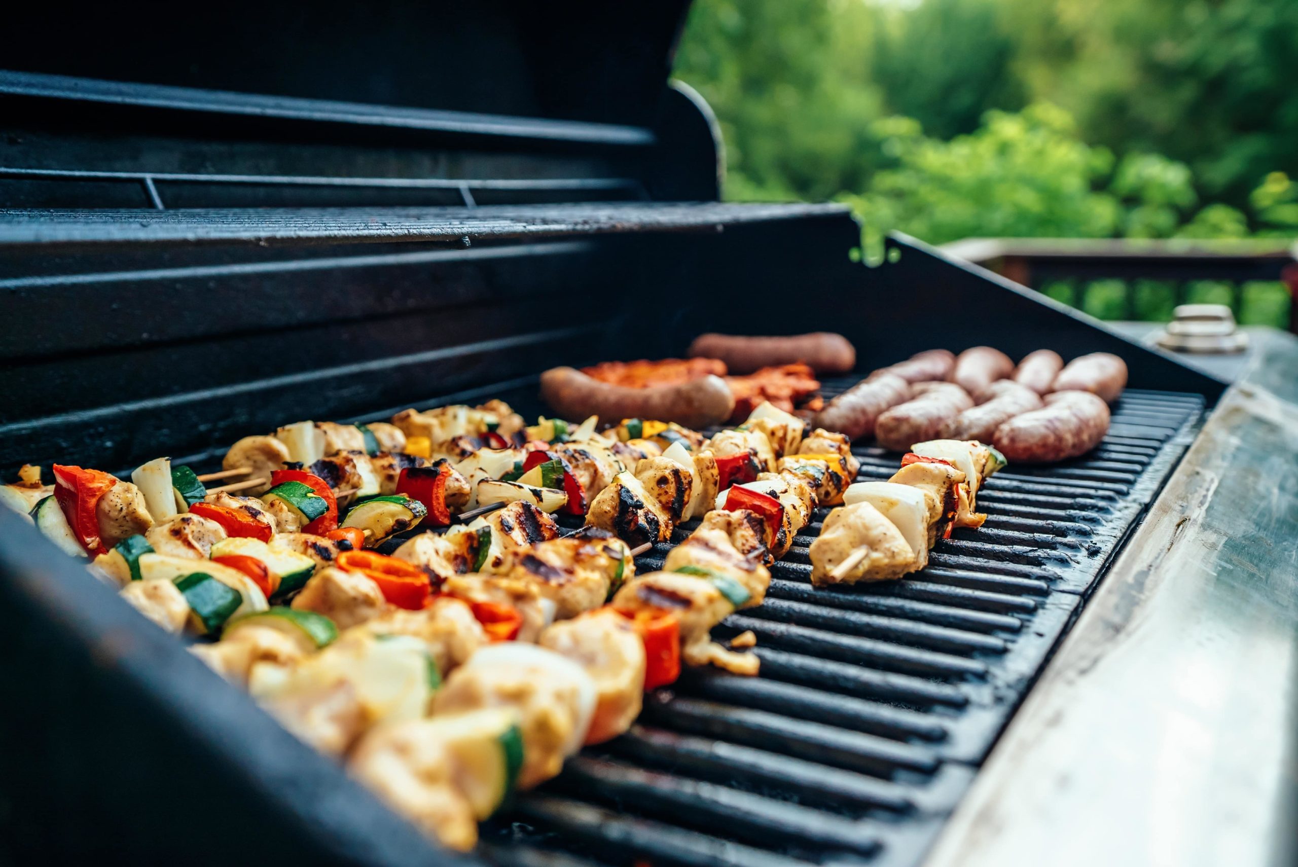Grilling with Cutting Edge Firewood Cooking Wood